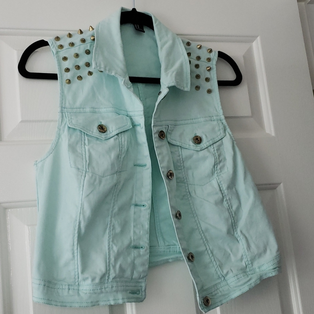 Forever 21 cropped Jean Style Vest Size M